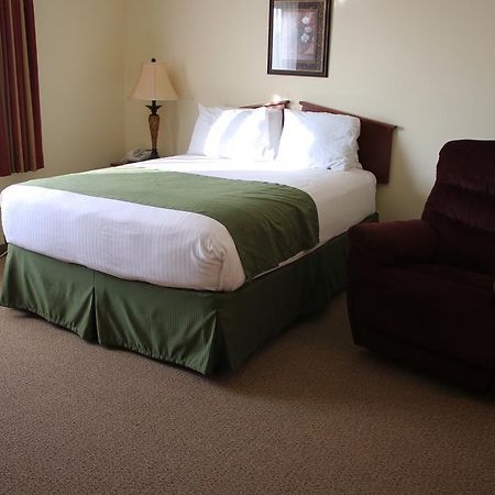 The Edgewood Hotel And Suites Fairbury Luaran gambar