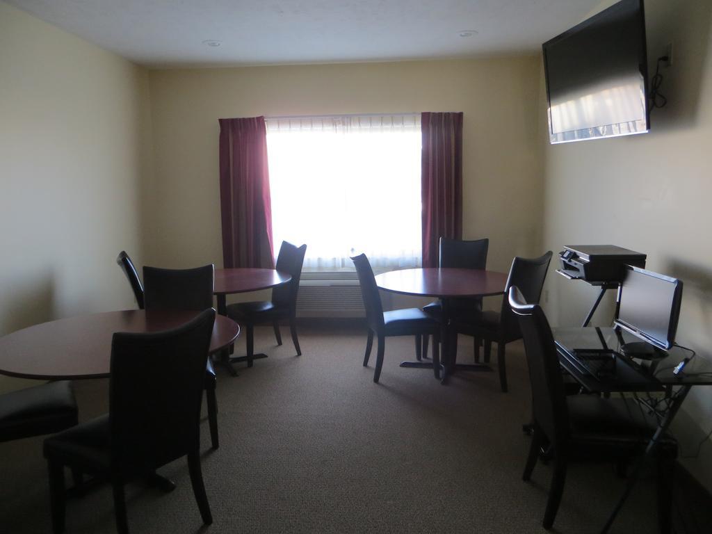 The Edgewood Hotel And Suites Fairbury Luaran gambar