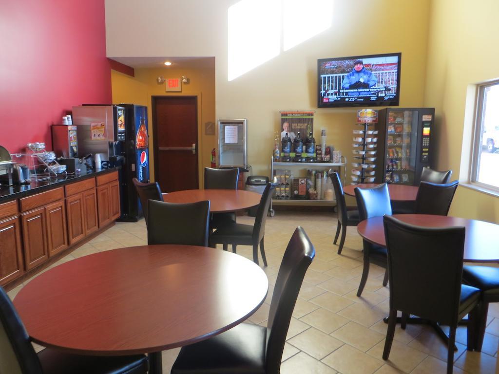 The Edgewood Hotel And Suites Fairbury Luaran gambar