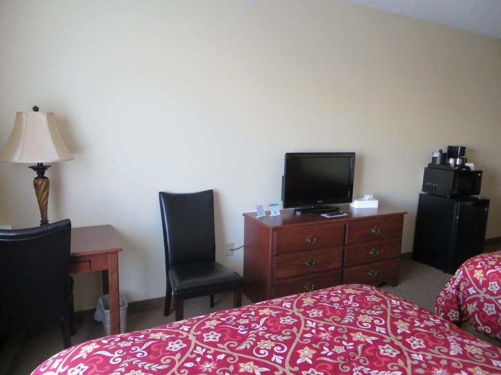 The Edgewood Hotel And Suites Fairbury Bilik gambar