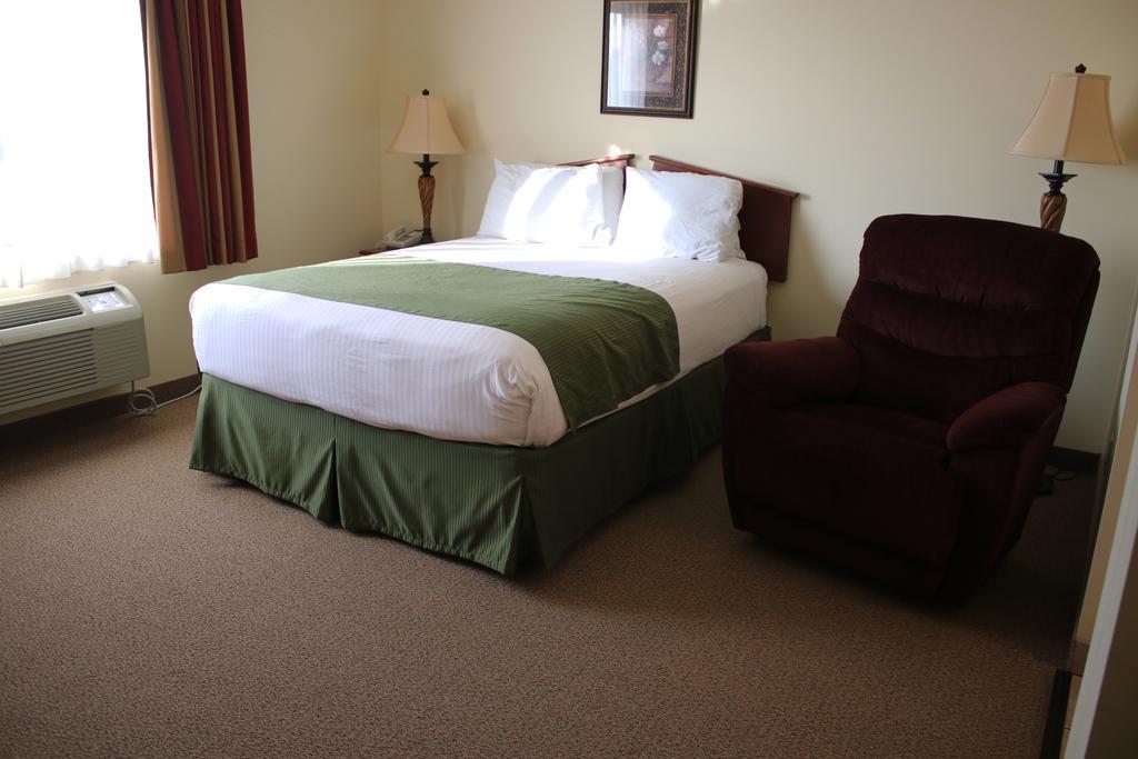 The Edgewood Hotel And Suites Fairbury Luaran gambar