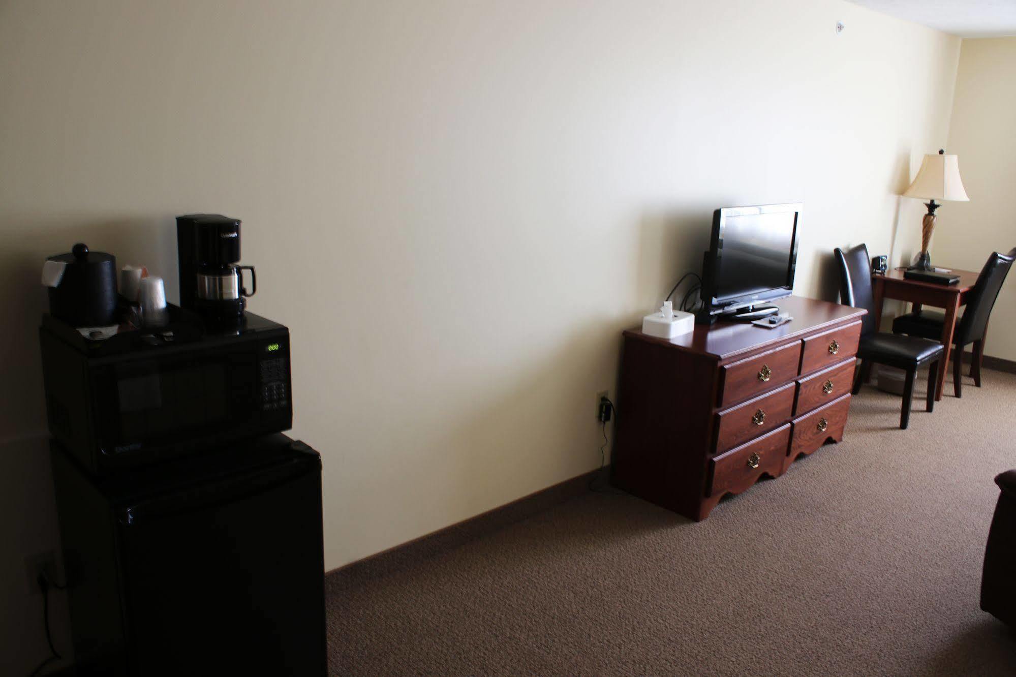 The Edgewood Hotel And Suites Fairbury Luaran gambar