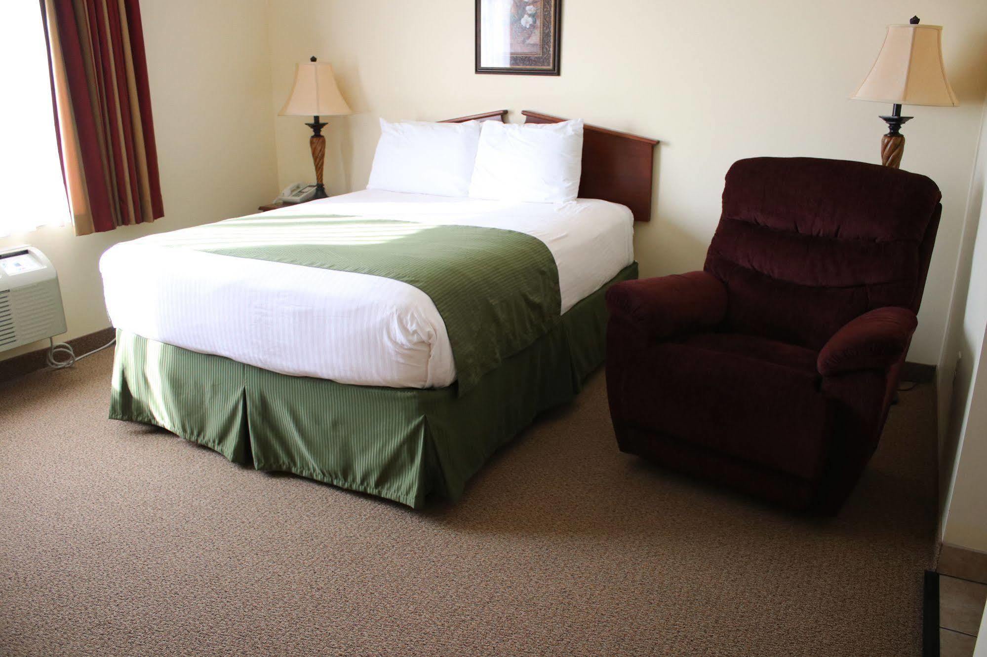 The Edgewood Hotel And Suites Fairbury Luaran gambar