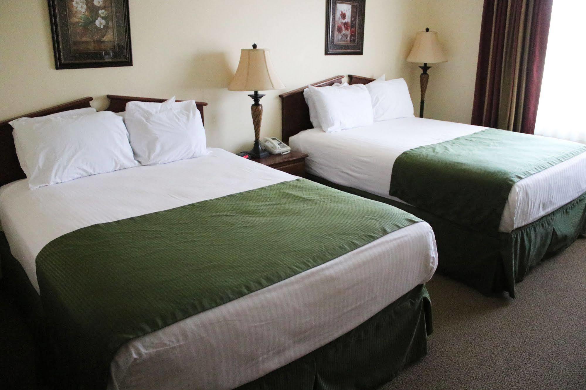 The Edgewood Hotel And Suites Fairbury Luaran gambar