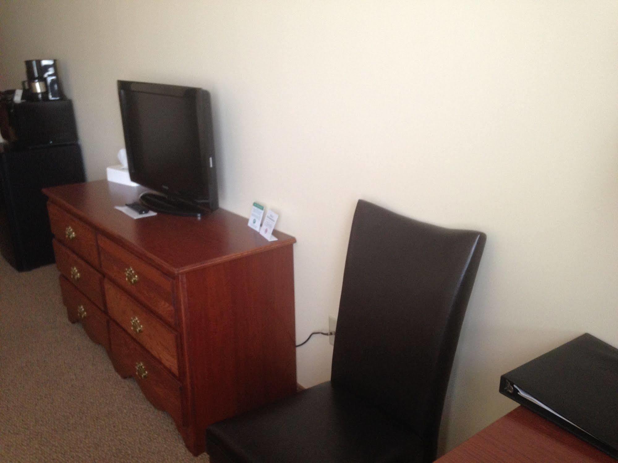 The Edgewood Hotel And Suites Fairbury Luaran gambar