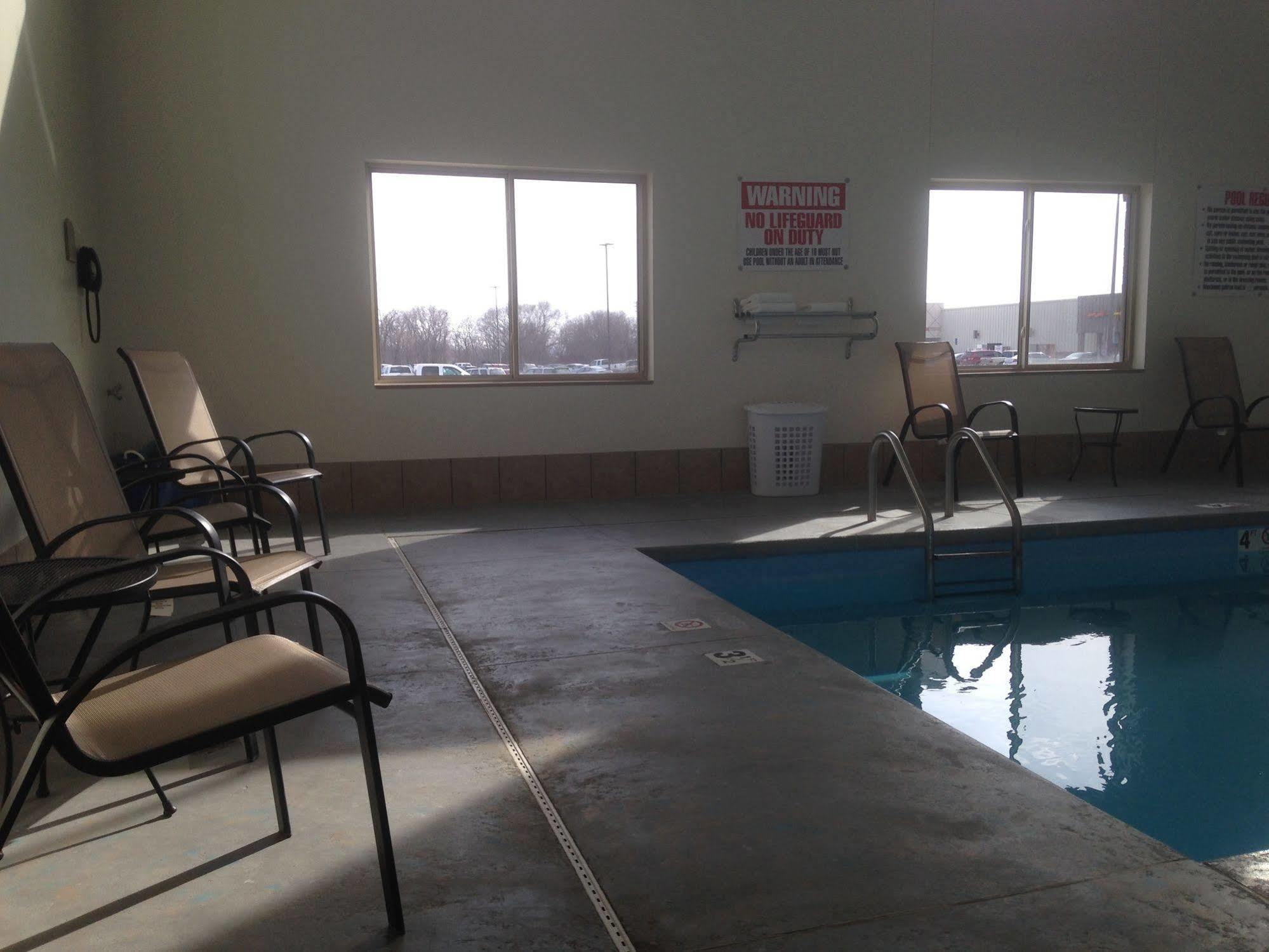 The Edgewood Hotel And Suites Fairbury Luaran gambar