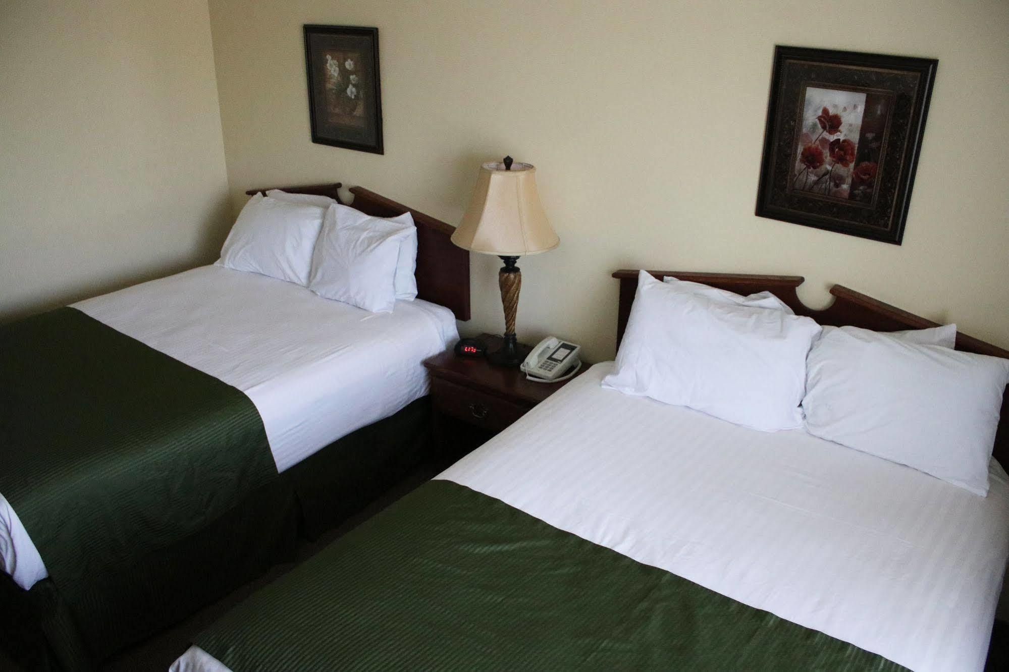 The Edgewood Hotel And Suites Fairbury Luaran gambar