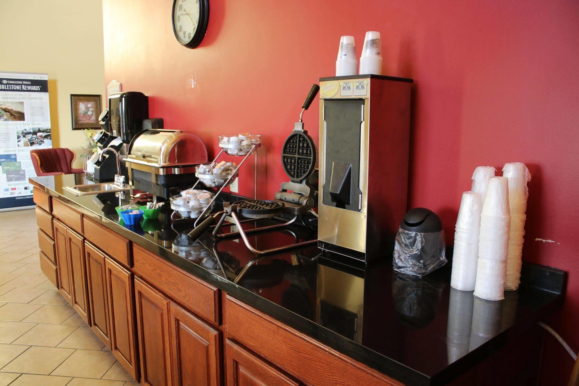 The Edgewood Hotel And Suites Fairbury Luaran gambar